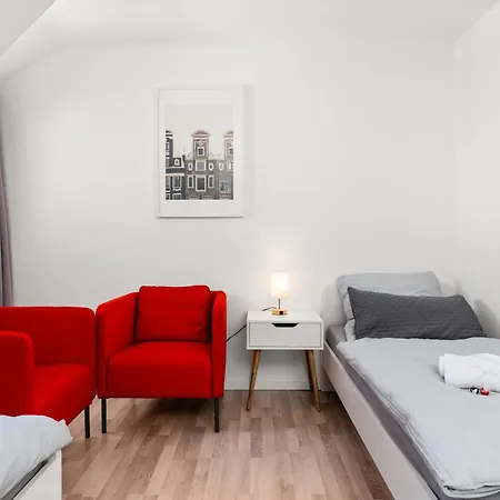 Mola Apartments-geraeumiges In Bis 6 Personen, Xxl Couch, Parkplatz Und Wlan *