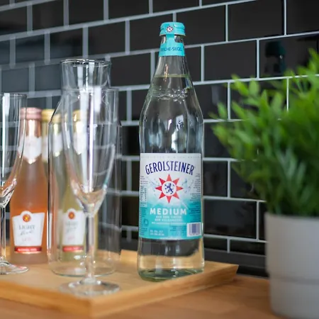 Mola Apartments-geräumiges In Bis 6 Personen, Xxl Couch, Parkplatz Und Wlan Apartment *