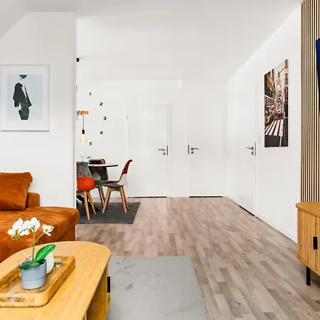 Mola Apartments-geraeumiges In Bis 6 Personen, Xxl Couch, Parkplatz Und Wlan Apartment *