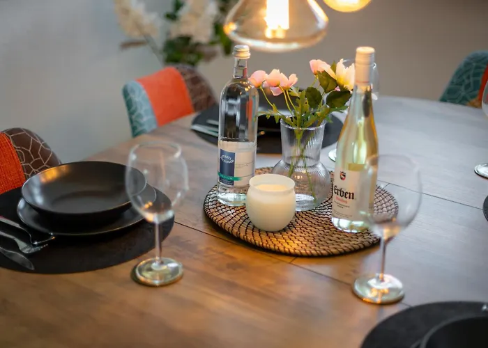 Mola Apartments-geraeumiges In Bis 6 Personen, Xxl Couch, Parkplatz Und Wlan דירה *